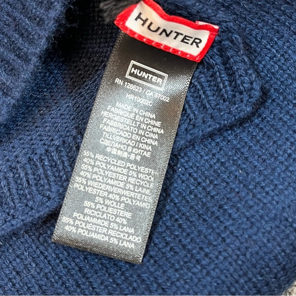 HUNTER Knit Scarf - Picture 5 of 5